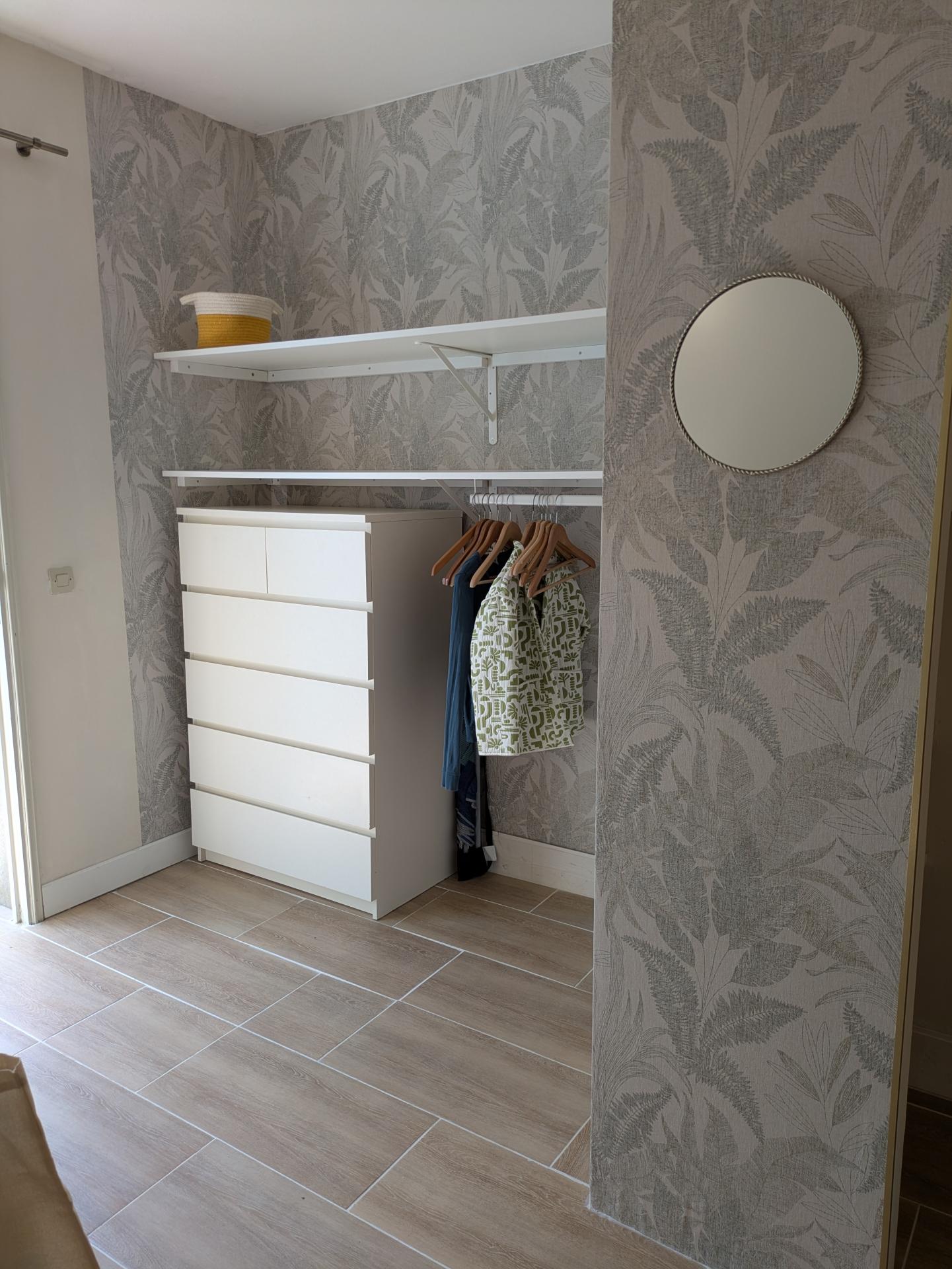 coin dressing dans la chambre